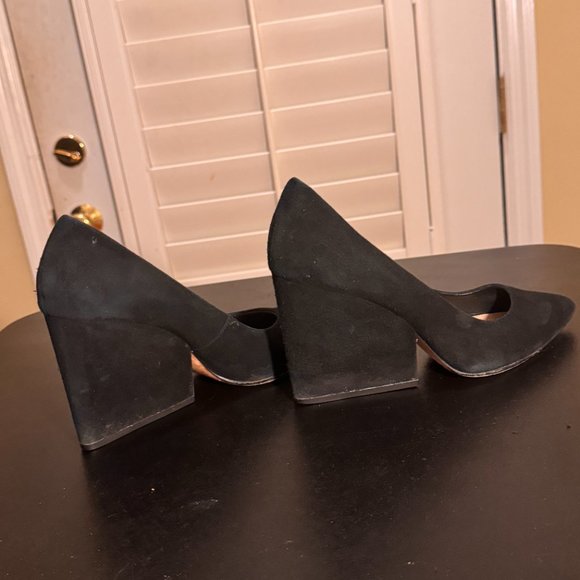 Loeffler Randall size 7 with chunky black heel wedge like silhoutte pump shoe - Picture 12 of 12